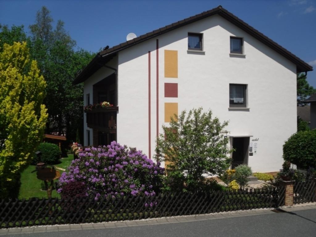 Ferienwohnungen Und Gaestezimmer Herrmann Steinbach am Wald Exterior photo